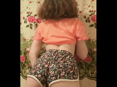 ❤️ Szexi fiatal csaj vetkőzteti le a rövidnadrágját a kamera előtt. ❤️ Porno at hu.hentaisea-com.ru ❤